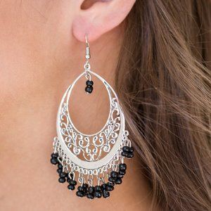 Malibu Mamba black earring